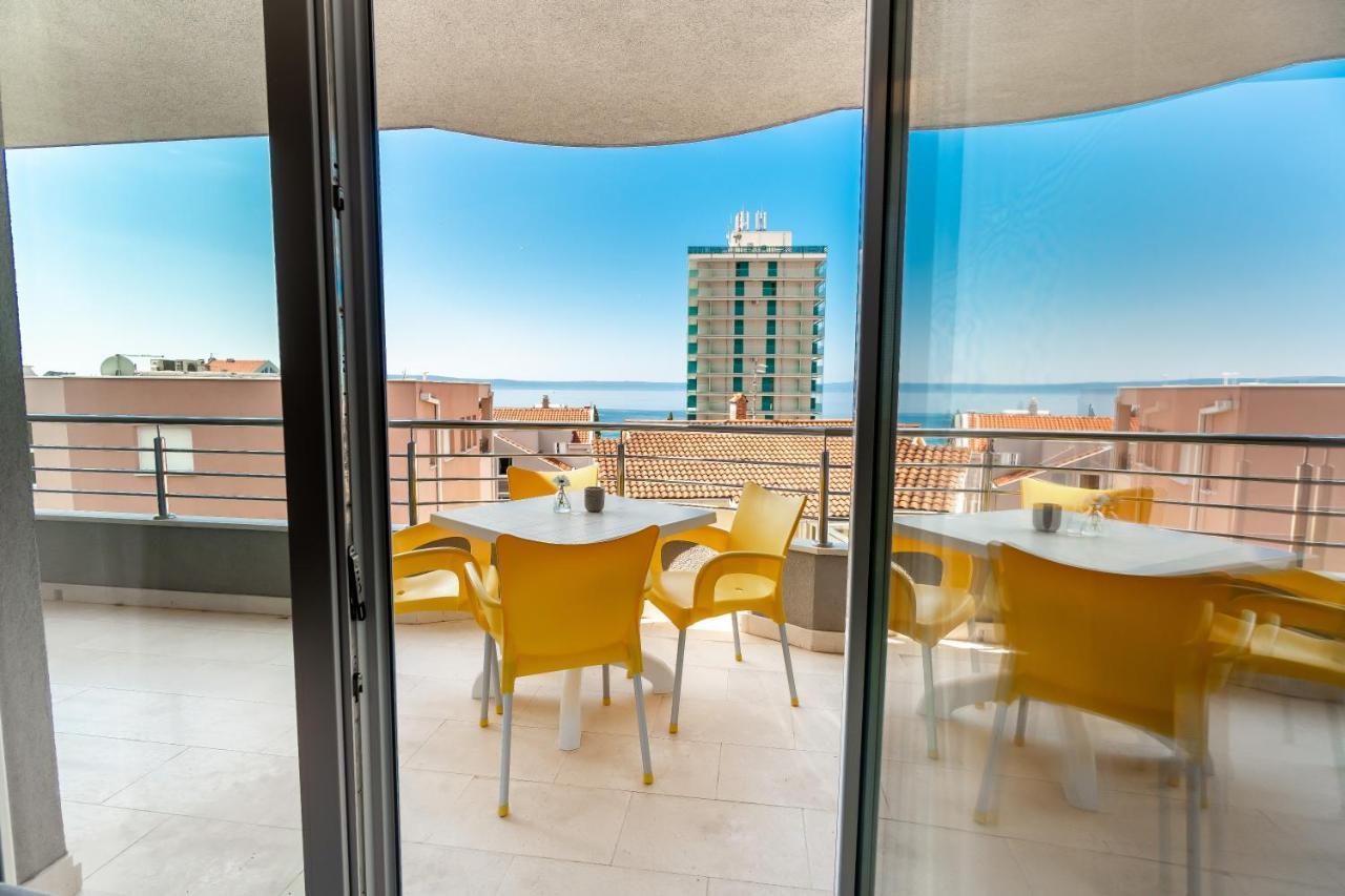 Apartments And Rooms Vuleta, Close To The Beach Makarska Bagian luar foto