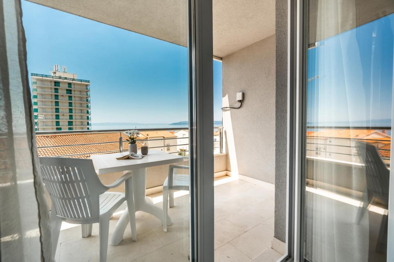 Apartments And Rooms Vuleta, Close To The Beach Makarska Bagian luar foto