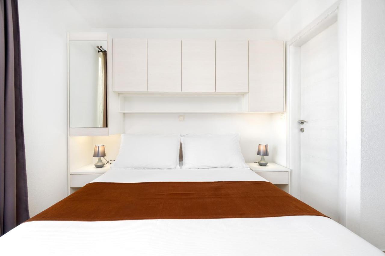 Apartments And Rooms Vuleta, Close To The Beach Makarska Bagian luar foto
